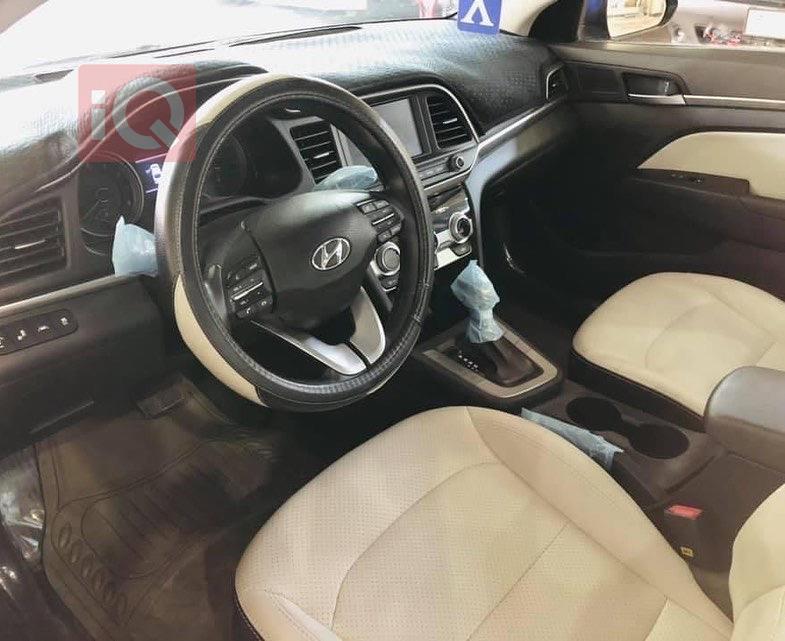 هیوندای ئەلەنترا
